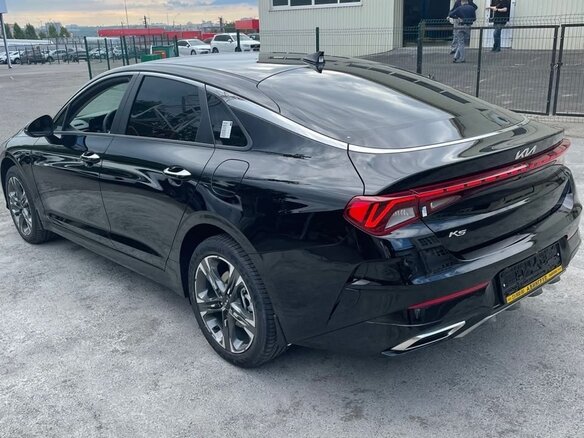 2022 Kia K5 III, чёрный, 2950000 рублей - вид 5