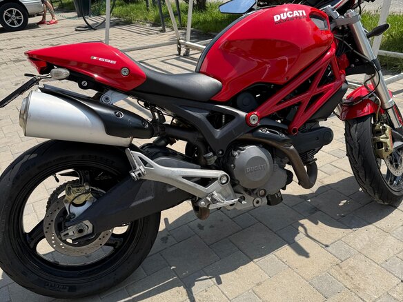 2011 Ducati Monster 696, красный, 399000 рублей - вид 2