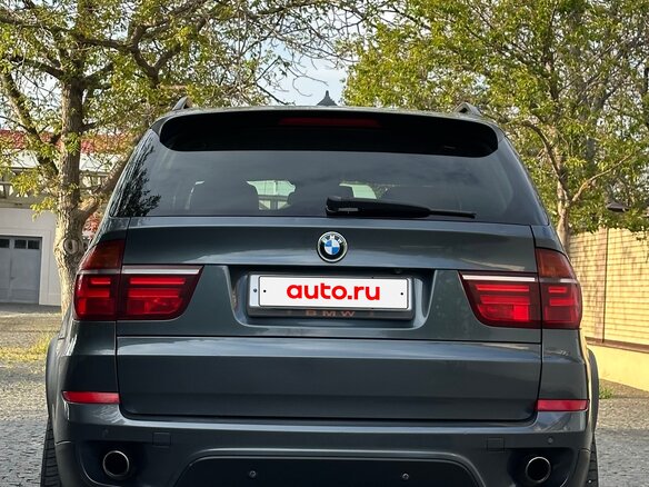 2010 BMW X5 40d II (E70) Рестайлинг, серый, 1800000 рублей - вид 4