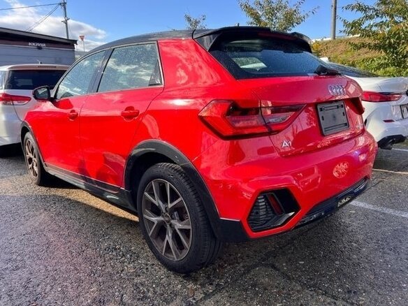 2021 Audi A1 citycarver II (GB), красный, 1563911 рублей - вид 3