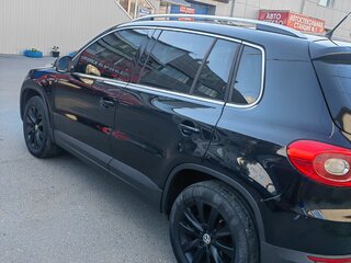 2010 Volkswagen Tiguan I, чёрный, 1400000 рублей, вид 2