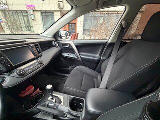 2017 Toyota RAV4 IV (XA40) Рестайлинг, белый, 2500000 рублей, вид 5