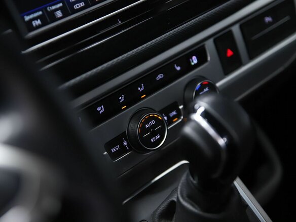 2021 Volkswagen Caravelle T6 Рестайлинг, серый, 4800000 рублей - вид 18