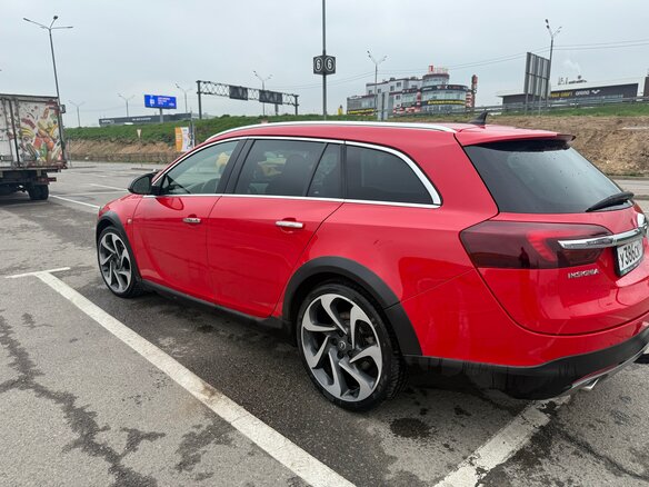 2014 Opel Insignia Country Tourer I Рестайлинг, красный, 1400000 рублей - вид 6