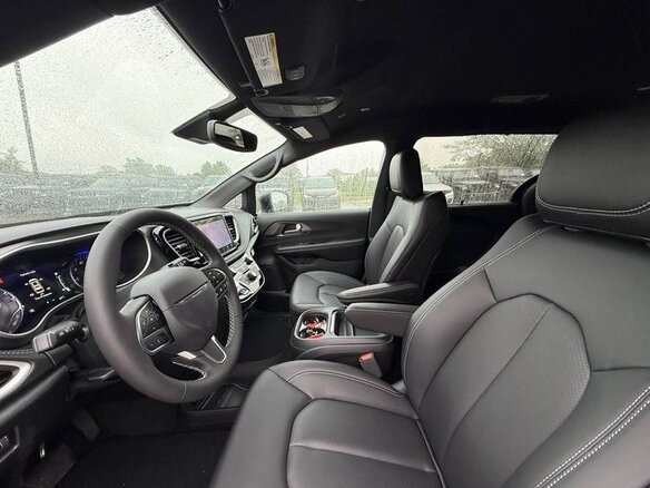 2026 Chrysler Pacifica RU Рестайлинг 2, чёрный, 10926827 рублей - вид 8
