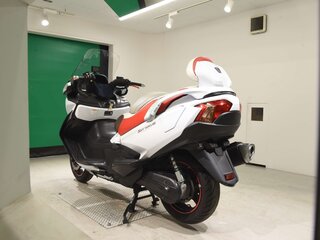 2017 Suzuki Burgman (SkyWave) 650, белый, 750000 рублей, вид 5