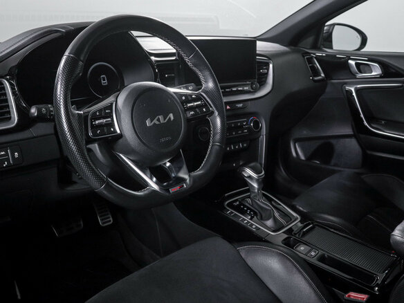 2021 Kia Ceed III Рестайлинг, белый - вид 13
