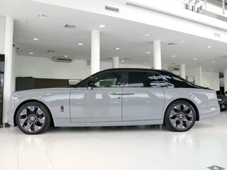 2024 Rolls-Royce Phantom VIII Рестайлинг (Series II), чёрный, 57000000 рублей, вид 3