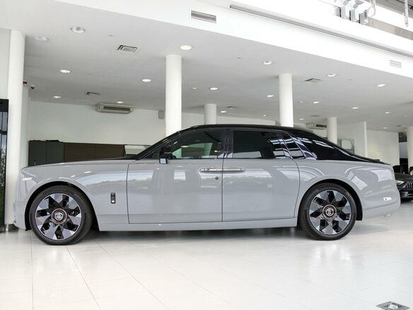 2024 Rolls-Royce Phantom VIII Рестайлинг (Series II), чёрный, 57000000 рублей - вид 2