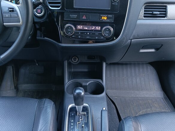 2013 Mitsubishi Outlander III, чёрный - вид 19