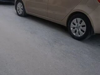 2013 Kia Rio 4-speed III, бежевый, 950000 рублей, вид 3