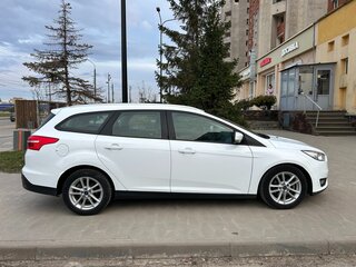 2017 Ford Focus III Рестайлинг, белый, 948000 рублей, вид 5