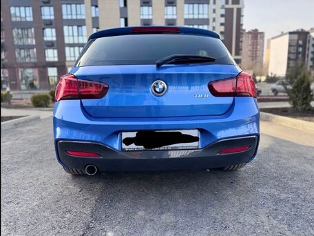 2018 BMW 1 серии 118i II (F20/F21) Рестайлинг 2, синий, 1900000 рублей, вид 3