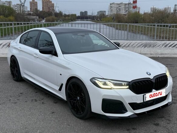 2020 BMW 5 серии 523d xDrive VII (G30/G31/G38) Рестайлинг, белый, 5490000 рублей - вид 3