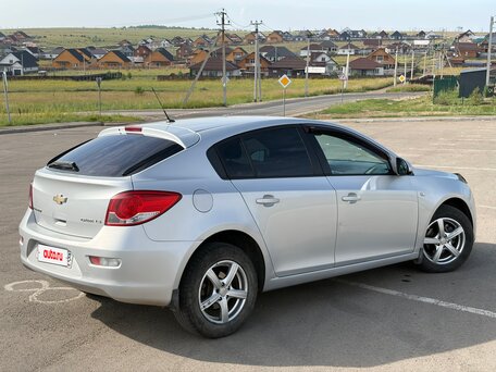 2012 Chevrolet Cruze I, серебристый, 595000 рублей, вид 3