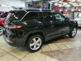 2022 Jeep Grand Cherokee V (WL), чёрный, 6000000 рублей, вид 4