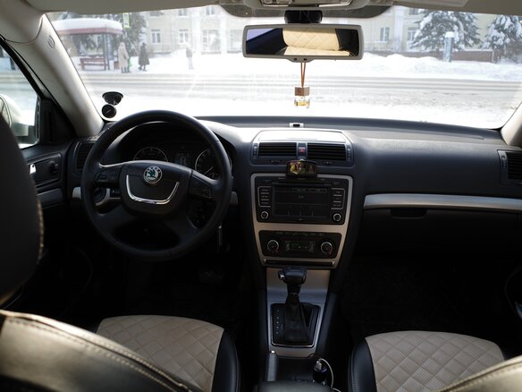 2012 Skoda Octavia II (A5) Рестайлинг, серебристый, 990000 рублей - вид 5