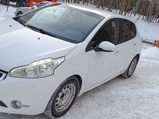 2013 Peugeot 208 I, белый, 530000 рублей, вид 1