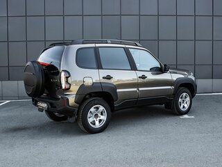 2026 Lada (ВАЗ) Niva Travel I Рестайлинг, коричневый, 1737000 рублей, вид 2