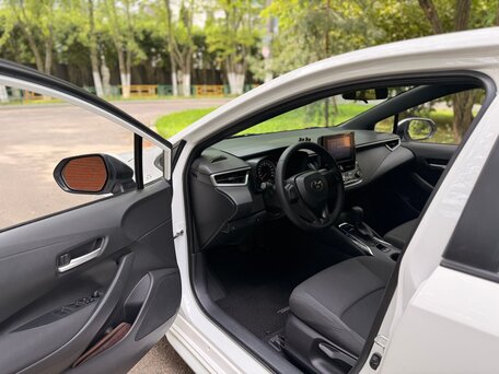 2022 Toyota Levin XII (E210) Рестайлинг, белый, 1680000 рублей, вид 2