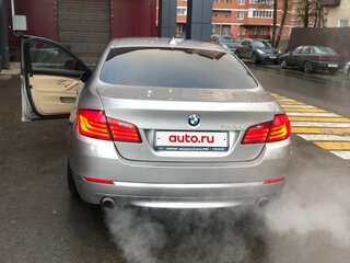 2011 BMW 5 серии 535i xDrive VI (F10/F11/F07), серебристый, 2000000 рублей, вид 4