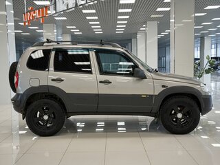 2016 Chevrolet Niva I Рестайлинг, коричневый, 592000 рублей, вид 5