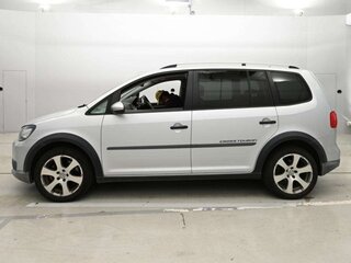 2013 Volkswagen Touran I Рестайлинг 2, серебристый, 690000 рублей, вид 5