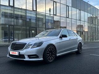 2011 Mercedes-Benz E-Класс 300 IV (W212, S212, C207), серебристый, 1700000 рублей, вид 1