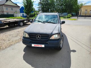 1999 Mercedes-Benz M-Класс 430 I (W163), чёрный, 250000 рублей, вид 3