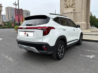 2022 Kia KX3, белый, 1470000 рублей, вид 4