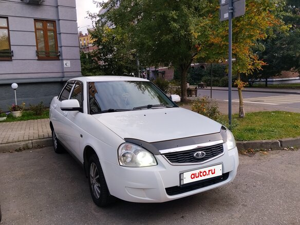 2017 Lada (ВАЗ) Priora I Рестайлинг, белый, 700000 рублей - вид 2