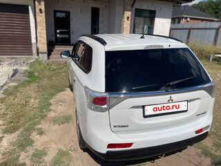 2013 Mitsubishi Outlander III, белый, 1050000 рублей, вид 4