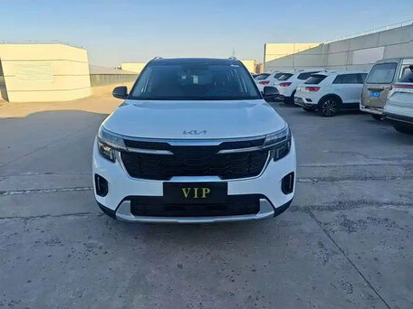 2023 Kia Seltos I Рестайлинг, белый, 1850000 рублей, вид 3