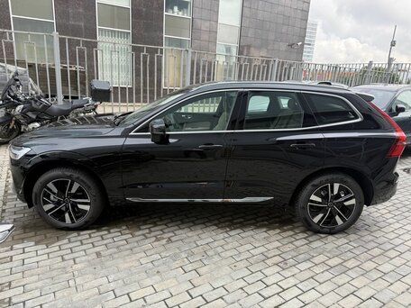 2025 Volvo XC60 II Рестайлинг 2, чёрный, 6326260 рублей, вид 1
