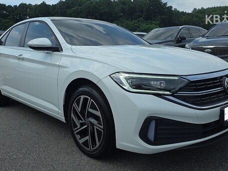 2022 Volkswagen Jetta VII Рестайлинг, белый, 1590000 рублей, вид 3
