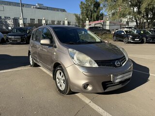 2009 Nissan Note I Рестайлинг, коричневый, 490000 рублей, вид 3