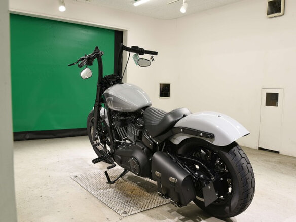 2024 Harley-Davidson Street Bob, серый, 1300000 рублей - вид 5