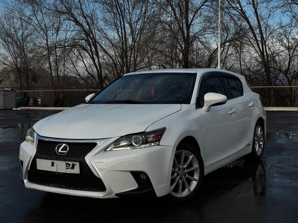 2011 Lexus CT 200h I, белый, 1150000 рублей