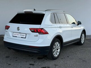 2017 Volkswagen Tiguan II, белый, 2365000 рублей, вид 5