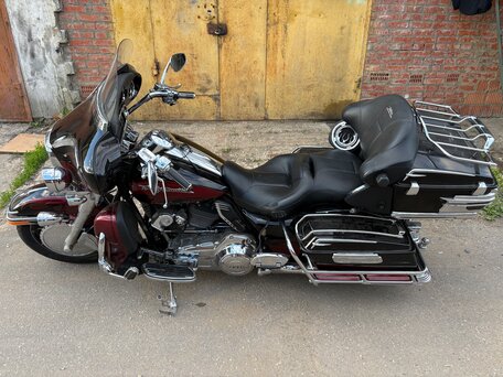2011 Harley-Davidson Electra Glide, красный, 1080000 рублей, вид 4