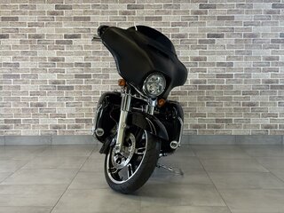 2018 Harley-Davidson Street Glide, чёрный, 1495000 рублей, вид 5