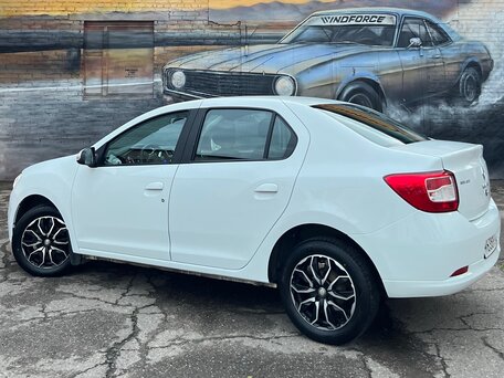 2021 Renault Logan II Рестайлинг, белый, 898000 рублей, вид 3