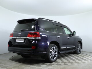 2019 Toyota Land Cruiser 200 Series Рестайлинг 2, чёрный, 8237900 рублей, вид 5