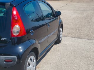 2007 Peugeot 107 I, чёрный, 360000 рублей, вид 3