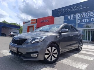 2016 Kia Rio III Рестайлинг, серый, 1140000 рублей, вид 3