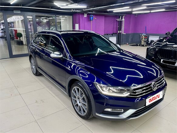 2018 Volkswagen Passat Alltrack B8, синий, 2800000 рублей
