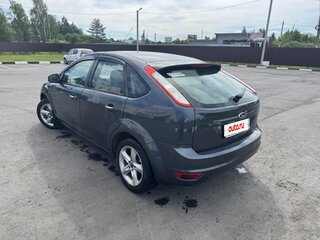 2010 Ford Focus II Рестайлинг, серый, 550000 рублей, вид 4
