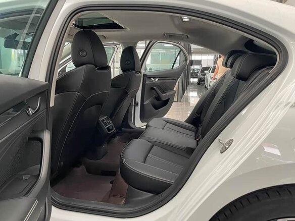 2023 Skoda Octavia IV (A8), белый - вид 10