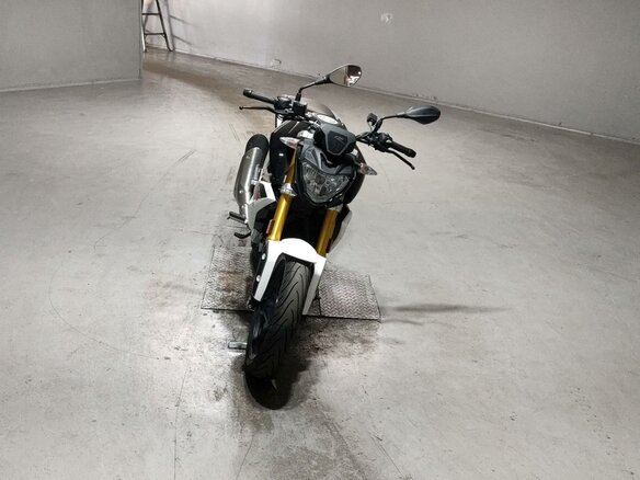 2018 BMW G 310 R, чёрный - вид 2
