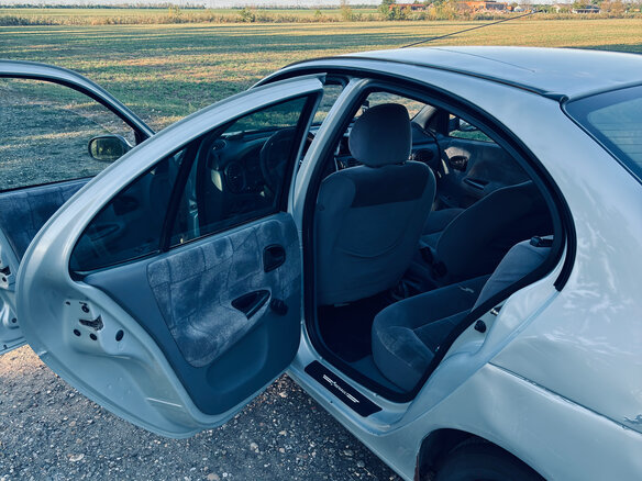 2001 Renault Megane I Рестайлинг, серебристый, 249000 рублей - вид 9